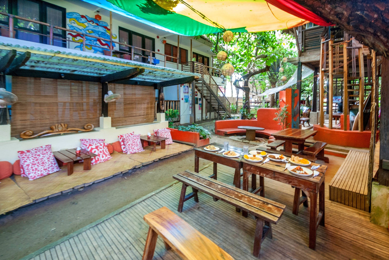 Food & Drinks 5, The Lazy Dog Bed & Breakfast, Malay
