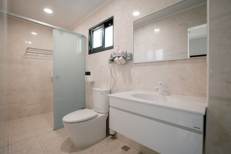 Bathroom 4, Polaris B&B, Penghu