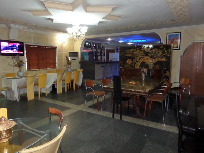 Food & Drinks, La Christine Suites, Kosofe