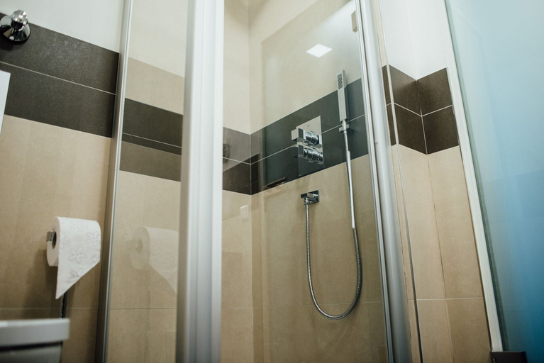 Bathroom 5, Hotel und Restaurant Schmachtendorf, Oberhausen