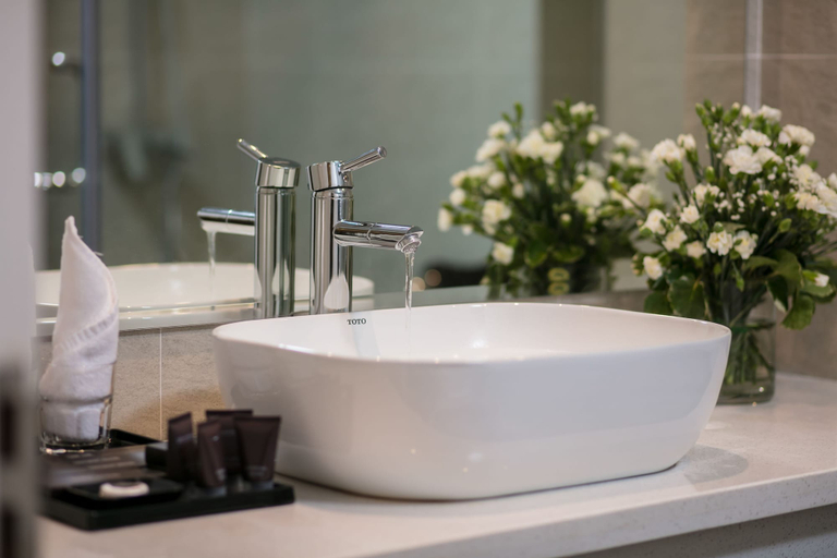 Bathroom 4, Flora Centre Hotel & Spa, Hoàn Kiếm