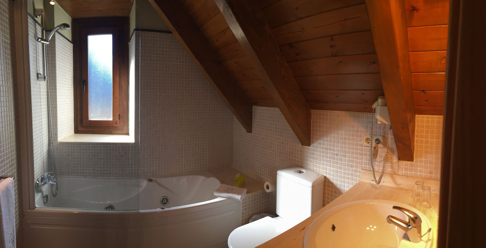 Bathroom 3, Pèira Blanca Hotel Gastronómico, Lleida
