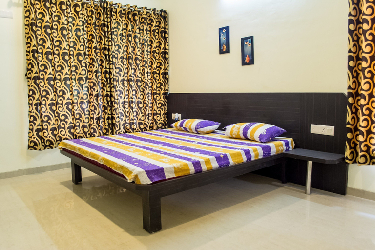 Bedroom 2, 4BHK by Tripvillas Holiday Homes, Pune