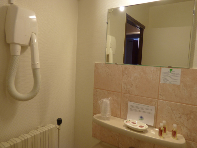 Bathroom 3, Hôtel du Centre, Drôme