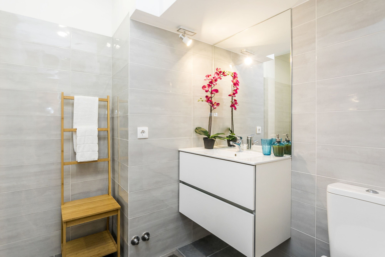 Bathroom, LxWay Apartmens Fanqueiros - Tiles, Lisbon