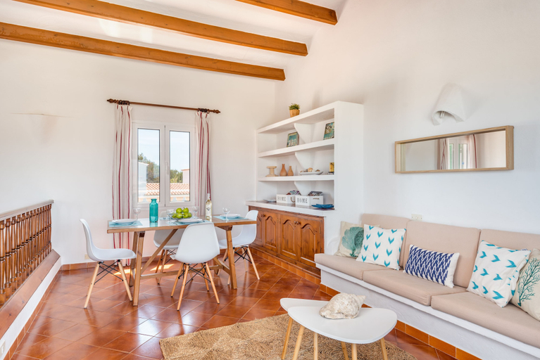 Others 5, Villa Miguels, Baleares