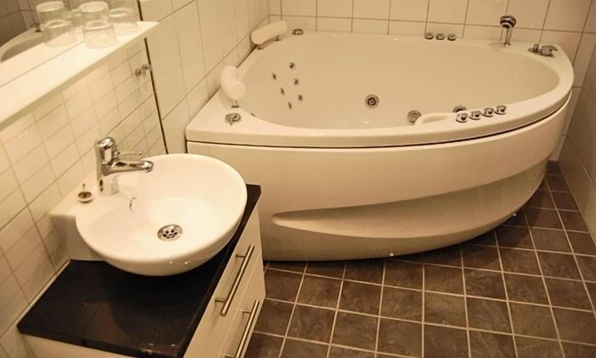 Bathroom 4, Lindesbergs Stadshotell, Lindesberg