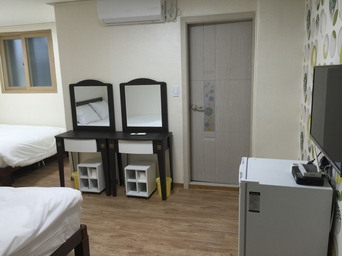 Bedroom 5, Hamory Guesthouse, Jung