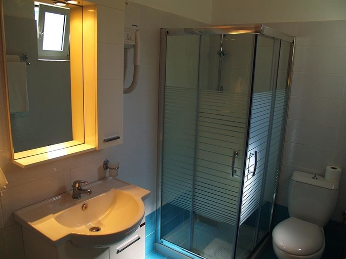Bathroom 4, Mediterraneo, South Aegean