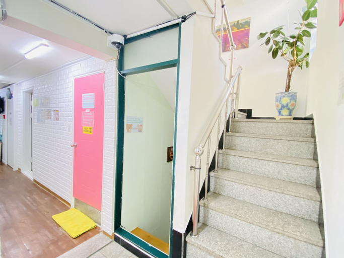 Exterior & Views 2, Aroha Guest House, Yongsan