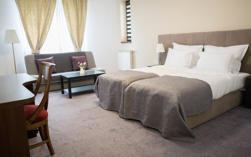 Bedroom 3, Nest, Drobeta-turnu Severin