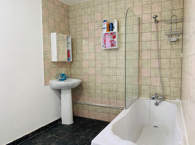 Bathroom 3, Bolton Apartments, Bolton
