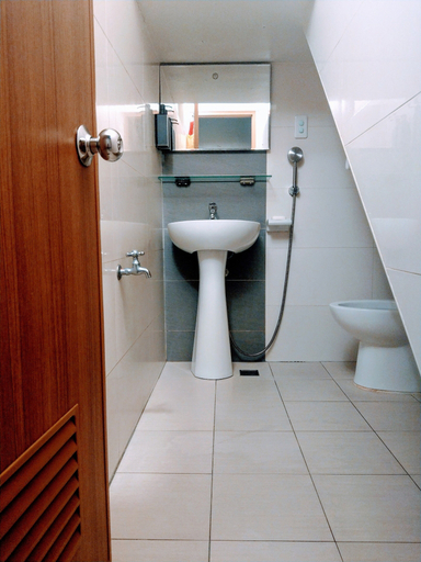 Bathroom 3, Child Come Home, Tainan