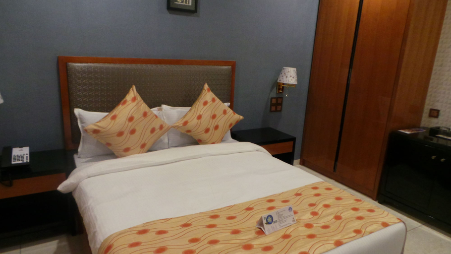 Bedroom 3, Hotel Casa Riva, Surat