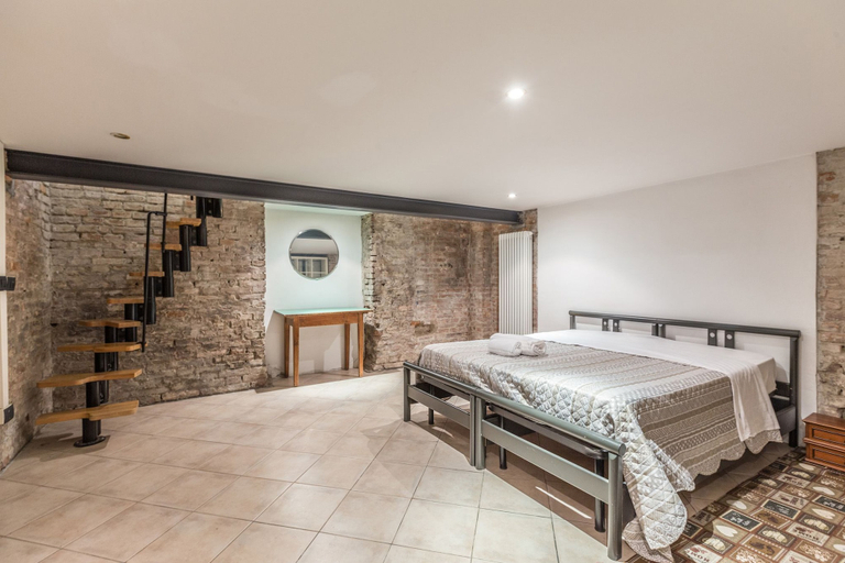 Room 5, Appartamento Mazzini, Bologna