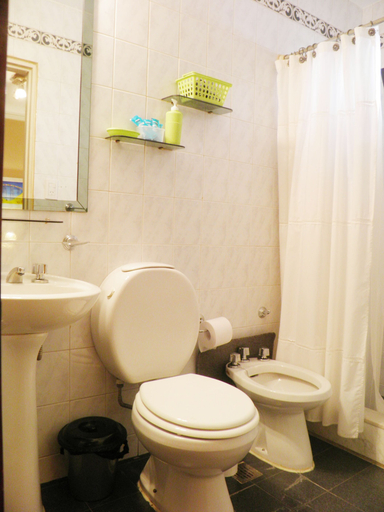 Bathroom 5, Buenos Aires 212, Capital