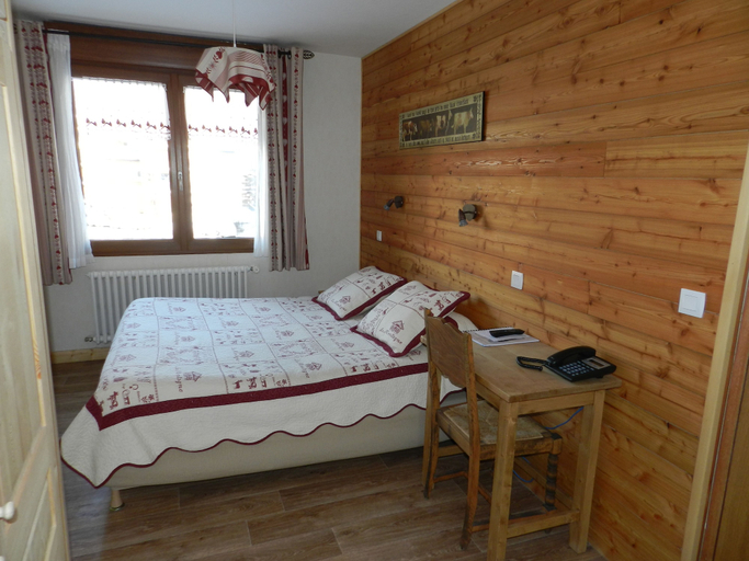Bedroom 3, Hôtel Arolla, Savoie