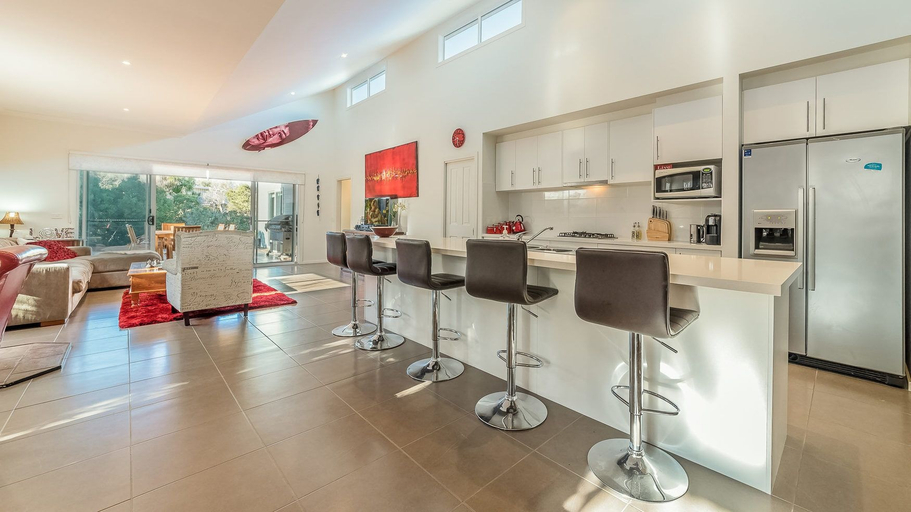 Food & Drinks, House on 37 Barramundi near Smiths, Bass Coast - Phillip Is.