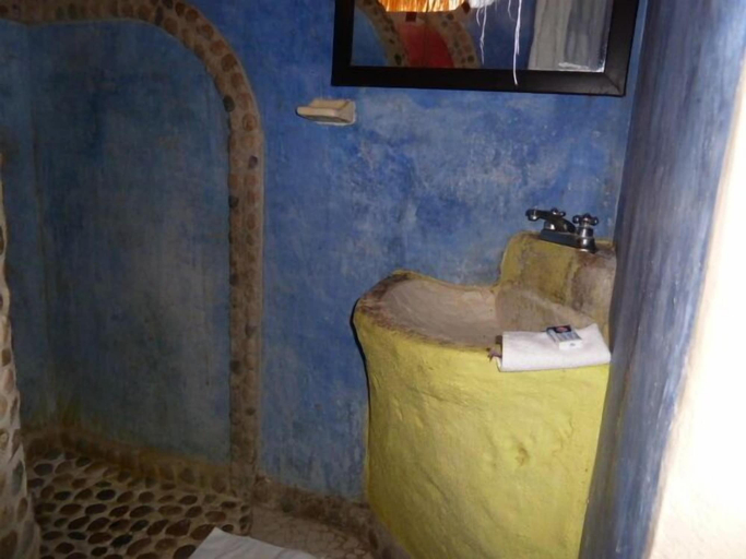 Bathroom 5, Hotel Lagunita Yelapa, Cabo Corrientes