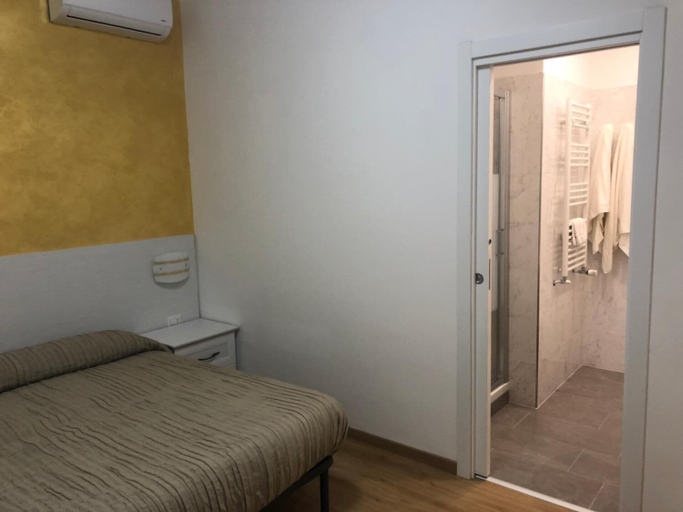 Bedroom 4, Dea Tiburtina, Rome
