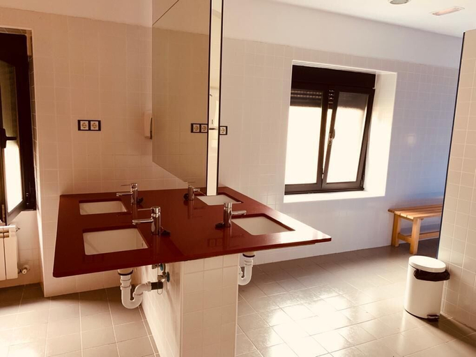 Bathroom 3, El Cordal de Laciana, León