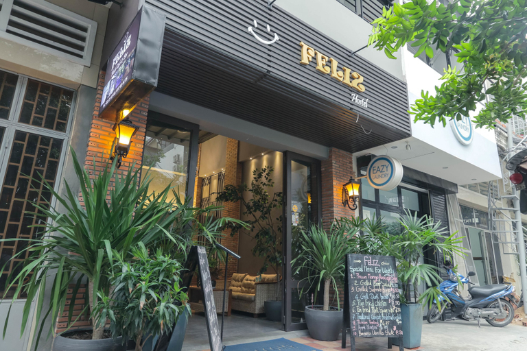 Exterior & Views, Feliz Hostel Cafe & Bar, Phnom Penh