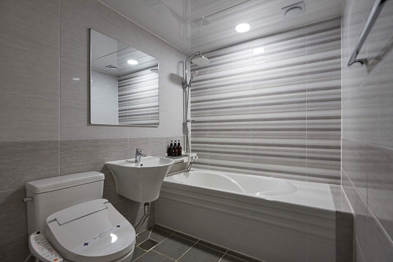 Bathroom 3, Gloa Hotel, Hwaseong