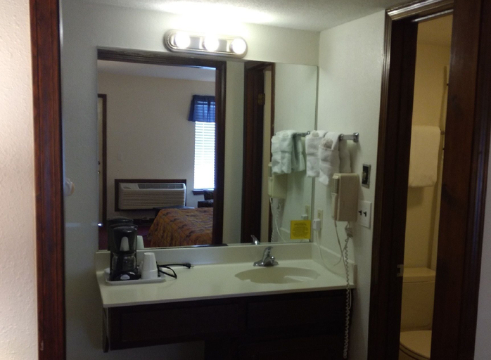 Bathroom 3, VICTORIAN INN BRANSON, Taney