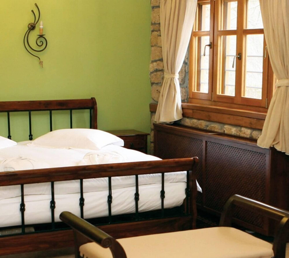 Bedroom 2, Roes Suites, Central Macedonia