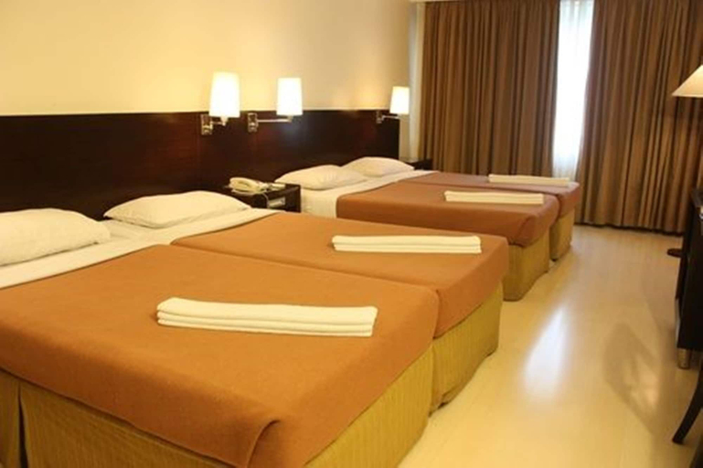 Bedroom 3, Hotel Supreme Convention Plaza, Baguio City