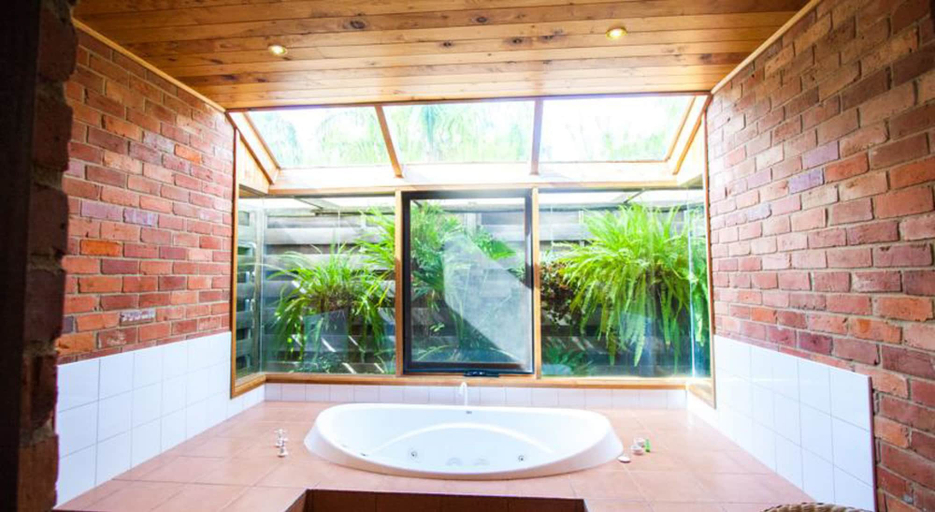 Bathroom 5, Perricoota Vines Retreat, Murray