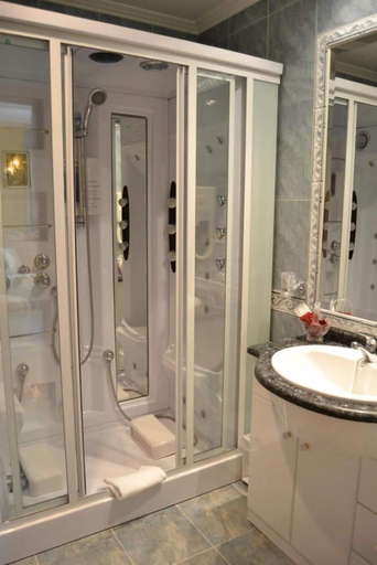 Bathroom 4, Hotel Playa Compostela, Pontevedra