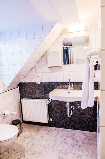 Bathroom 5, Hotel Martinihof, Münster