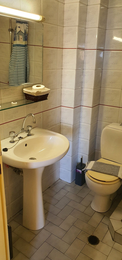 Bathroom 5, Stella Apartments, Crete