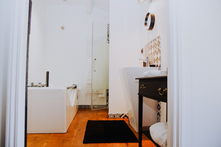 Bathroom 5, La Maison Bleue, Lot-et-Garonne