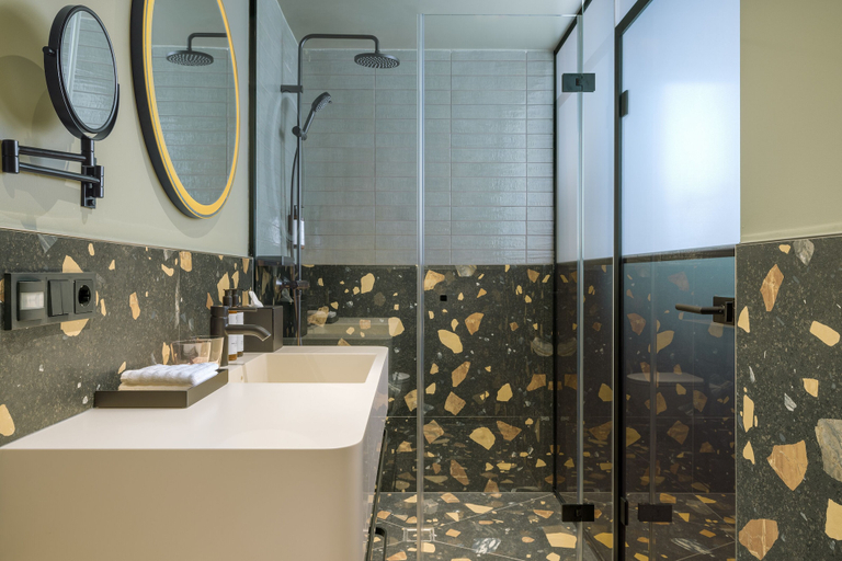Bathroom, June Six Salzburg, a Tribute Portfolio Hotel, Salzburg