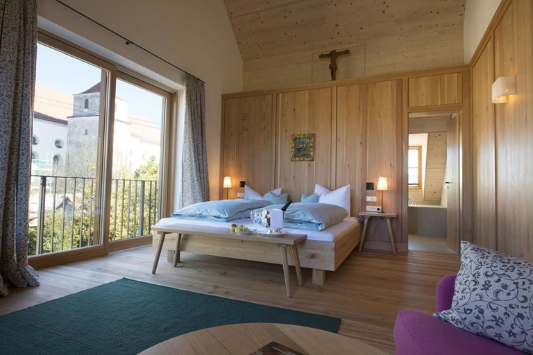 Bedroom 3, Romantik Hotel Zum Klosterbräu, Neuburg-Schrobenhausen