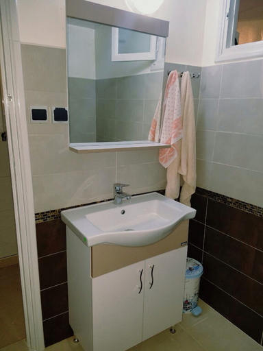 Bathroom 3, Les Oliviers, Meknès