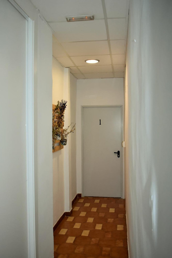 Others 5, Pension Castil, Granada