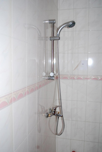 Bathroom 3, Rest Gardens, Jinja