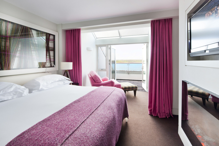 Bedroom 3, Cliff House Hotel