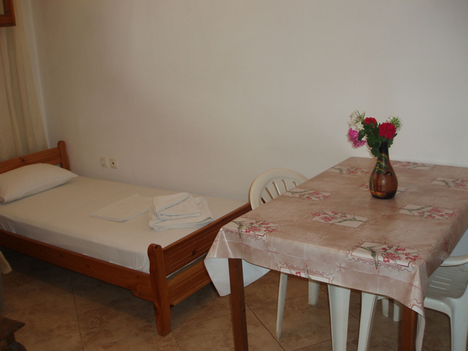 Bedroom 2, Hellen Studios, Thessaly
