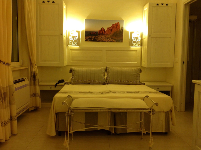 Bedroom 3, Beach Hotel Budoni, Nuoro