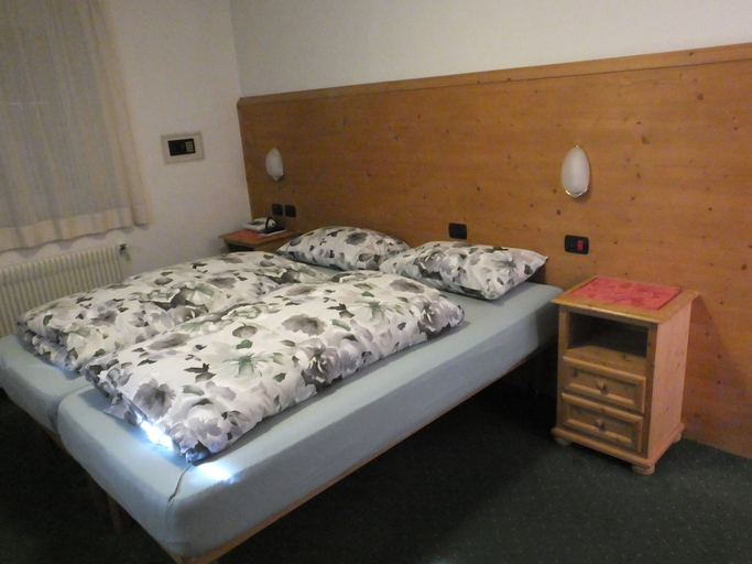 Bedroom 3, Albergo Panorama, Trento
