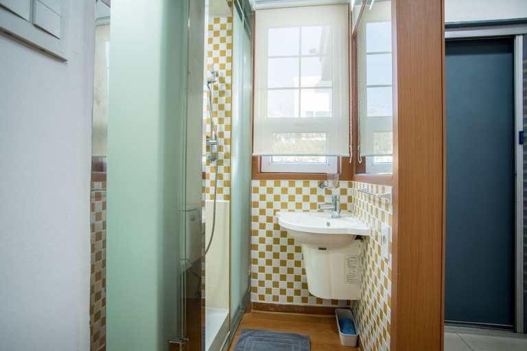 Bathroom 4, Jeju Nollmung, Jeju