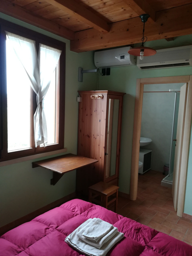 Bedroom 2, Agriturismo Loghino Sabbioni, Mantua