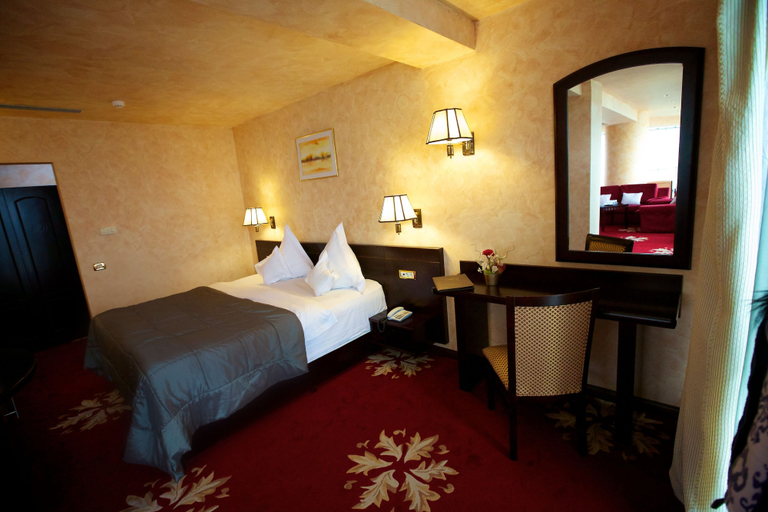 Bedroom 3, Delta 4, Tulcea