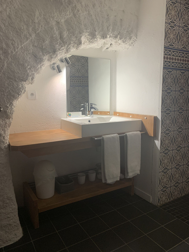 Bathroom 5, Casa9 Hôtel, Pyrénées-Orientales