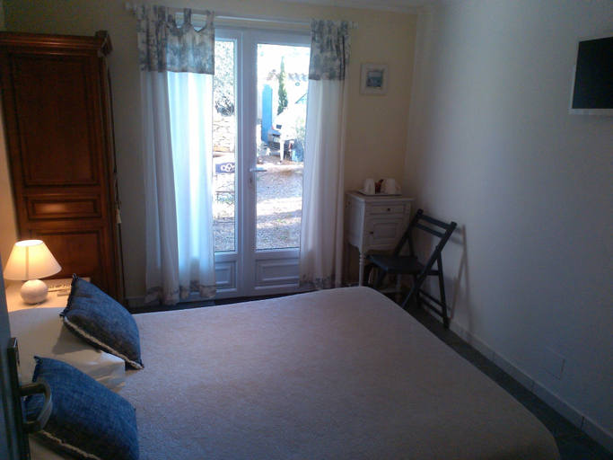Bedroom 3, Sous les Pins de Nages, Gard