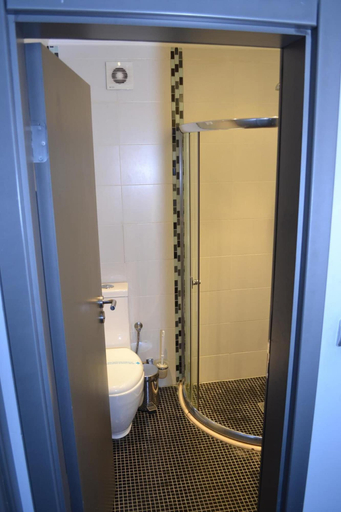 Bathroom 4, Elate Plaza Business Hotel, Stolichna